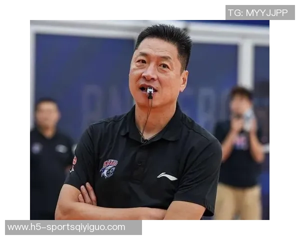 李春江谈杨瀚森承受压力的挑战强调篮板和外线防守的重要性 李春江谈杨瀚森承受压力的挑战强调篮板和外线防守的重要性
