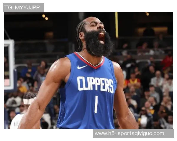 哈登三节表现稳定贡献16分10助攻4抢断带领球队取得积极正负值